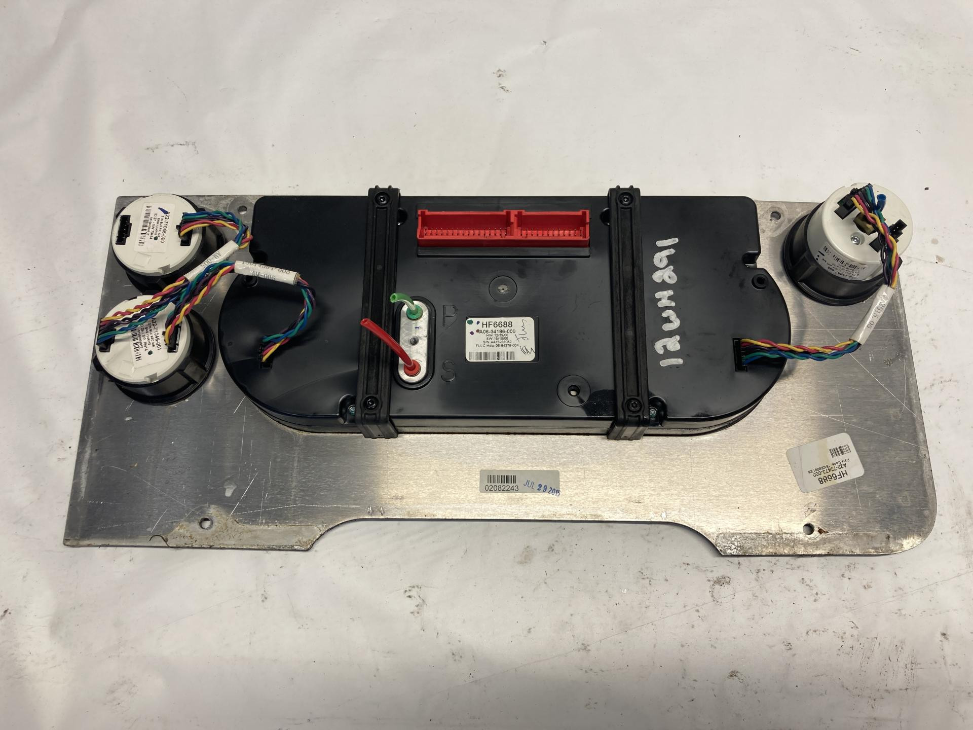 Freightliner CASCADIA Speedometer Instrument Cluster for Sale