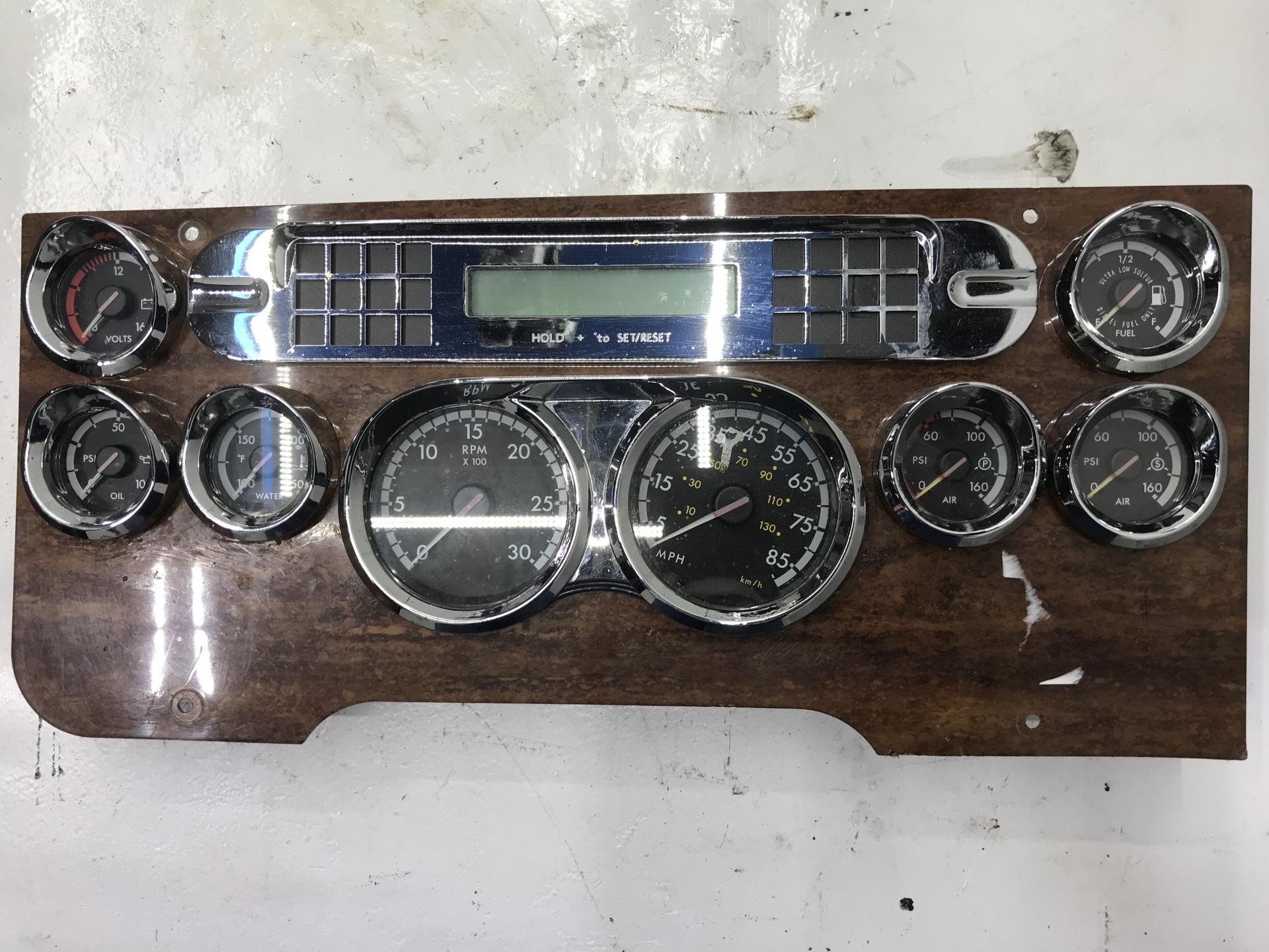 Freightliner CASCADIA Speedometer Instrument Cluster for Sale