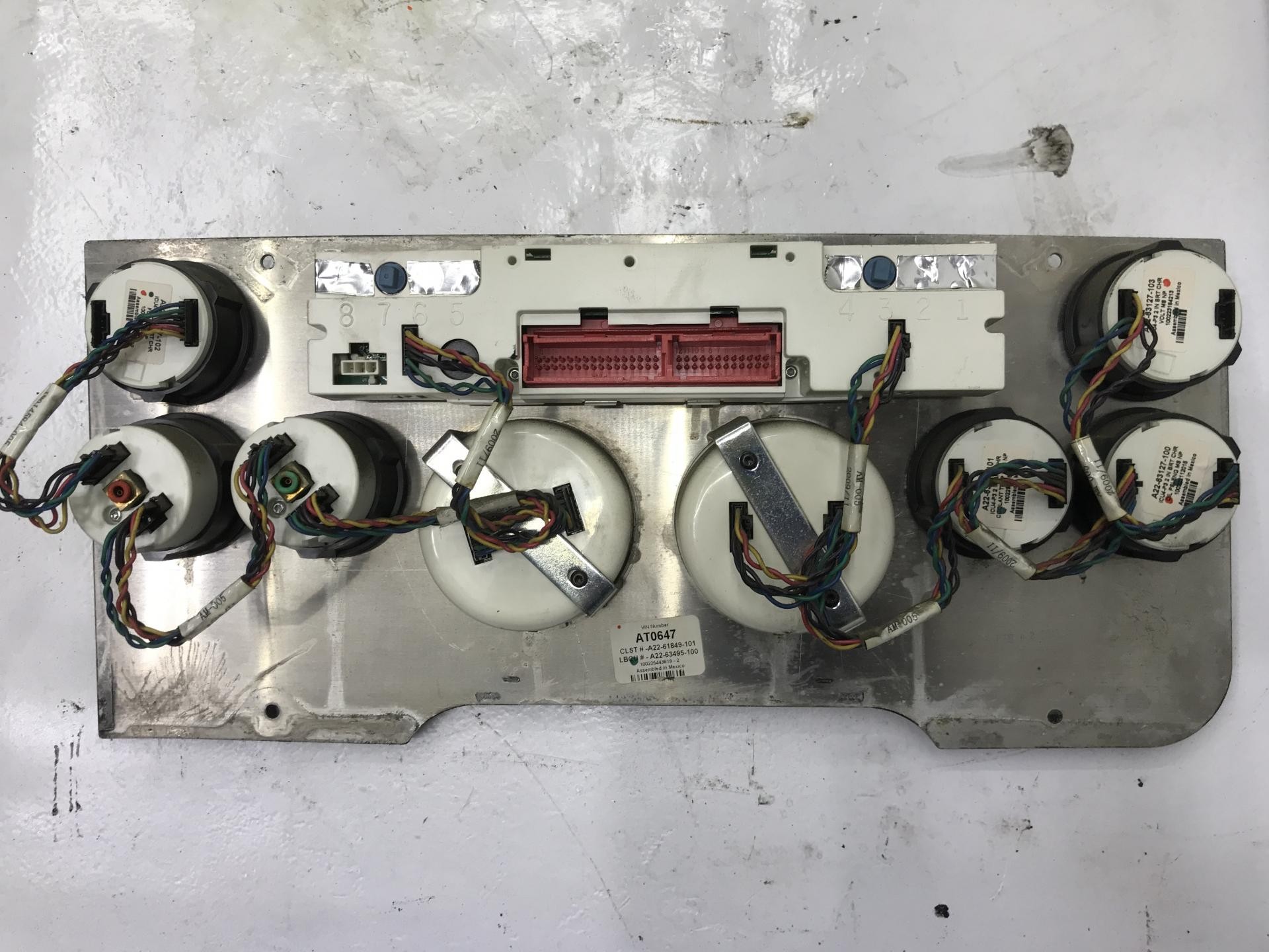 Freightliner CASCADIA Speedometer Instrument Cluster for Sale