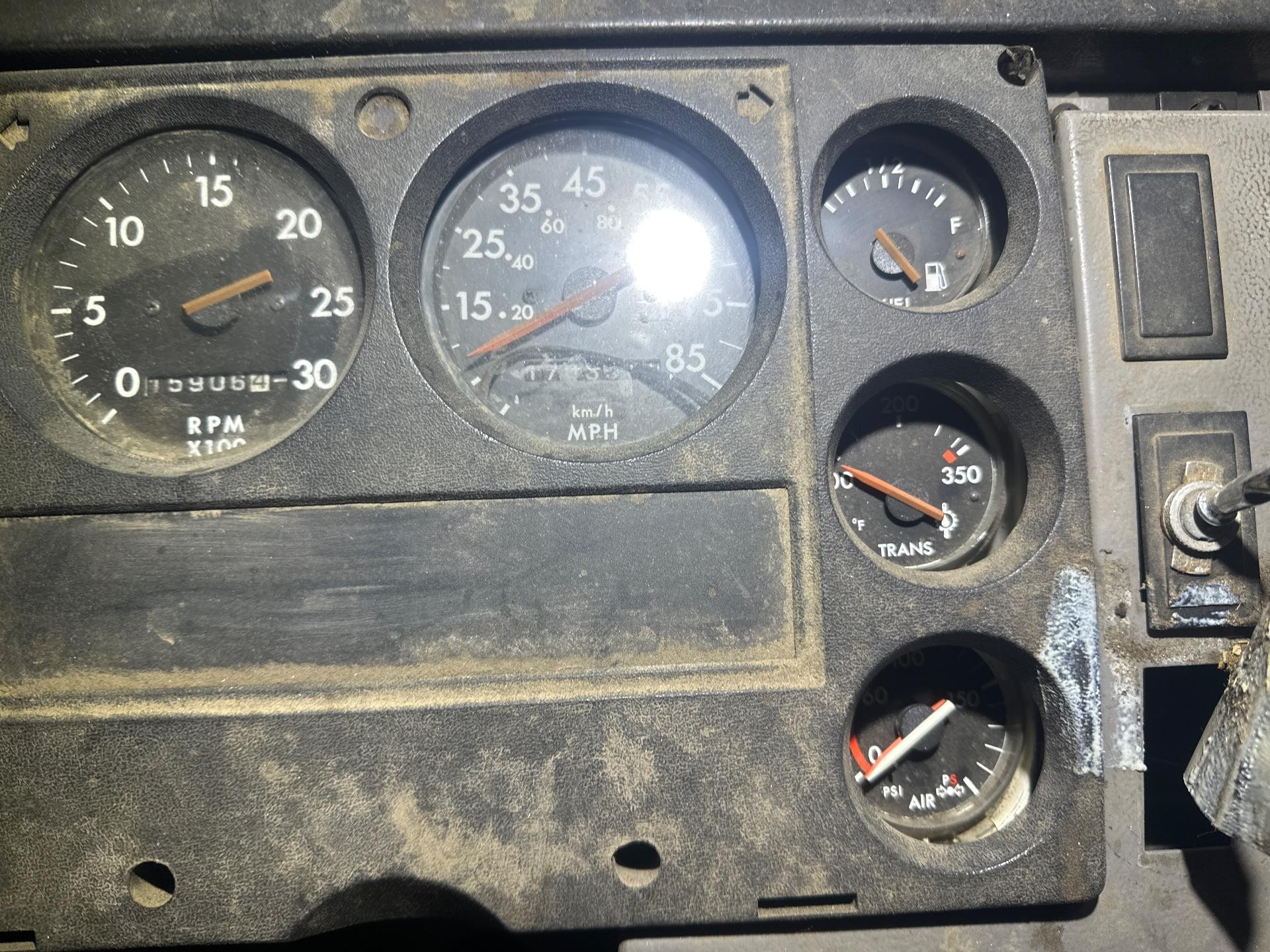 6805404311 | Freightliner FL70 Speedometer Instrument Cluster for Sale