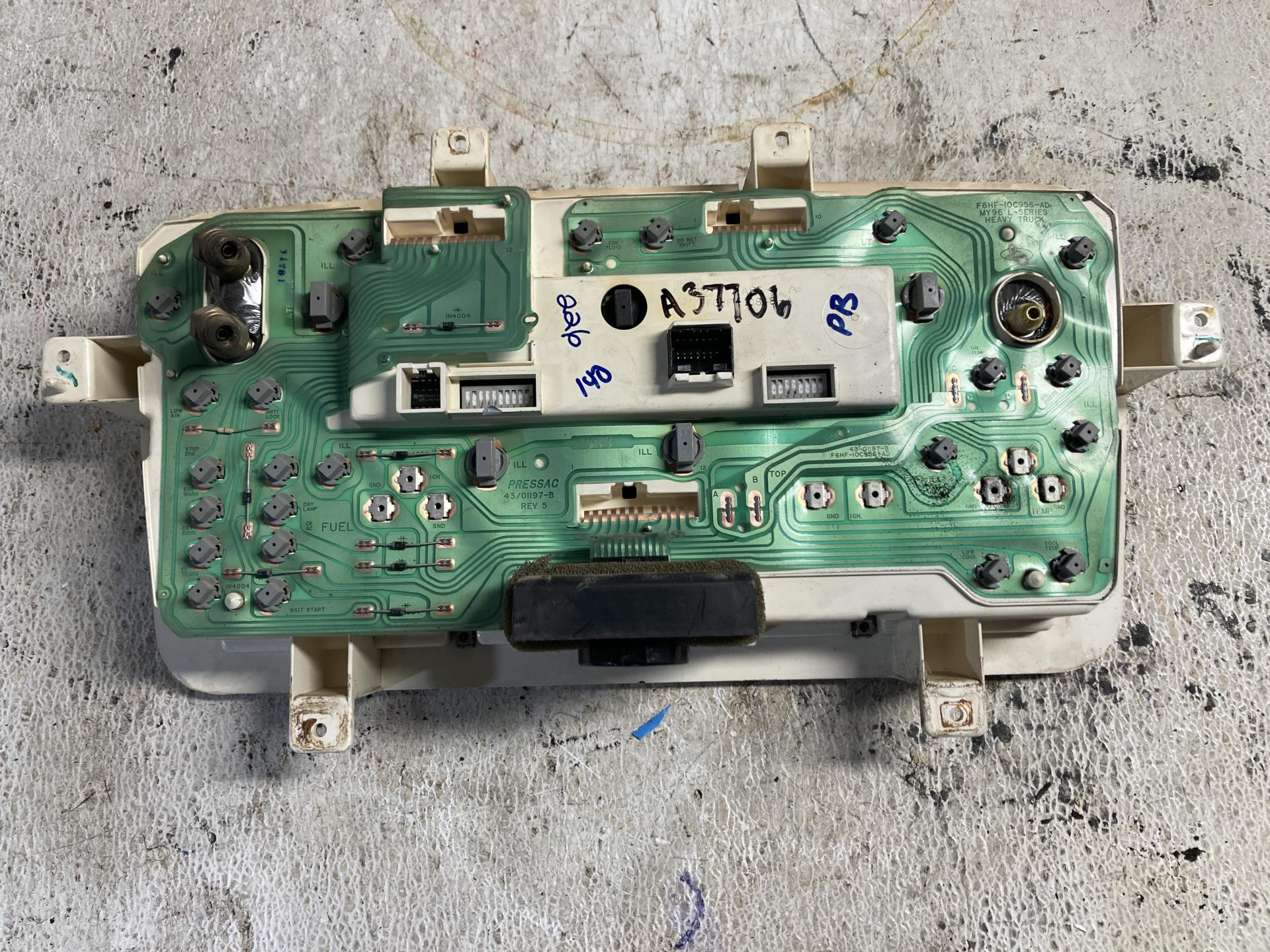 Sterling L9513 Speedometer Instrument Cluster for Sale