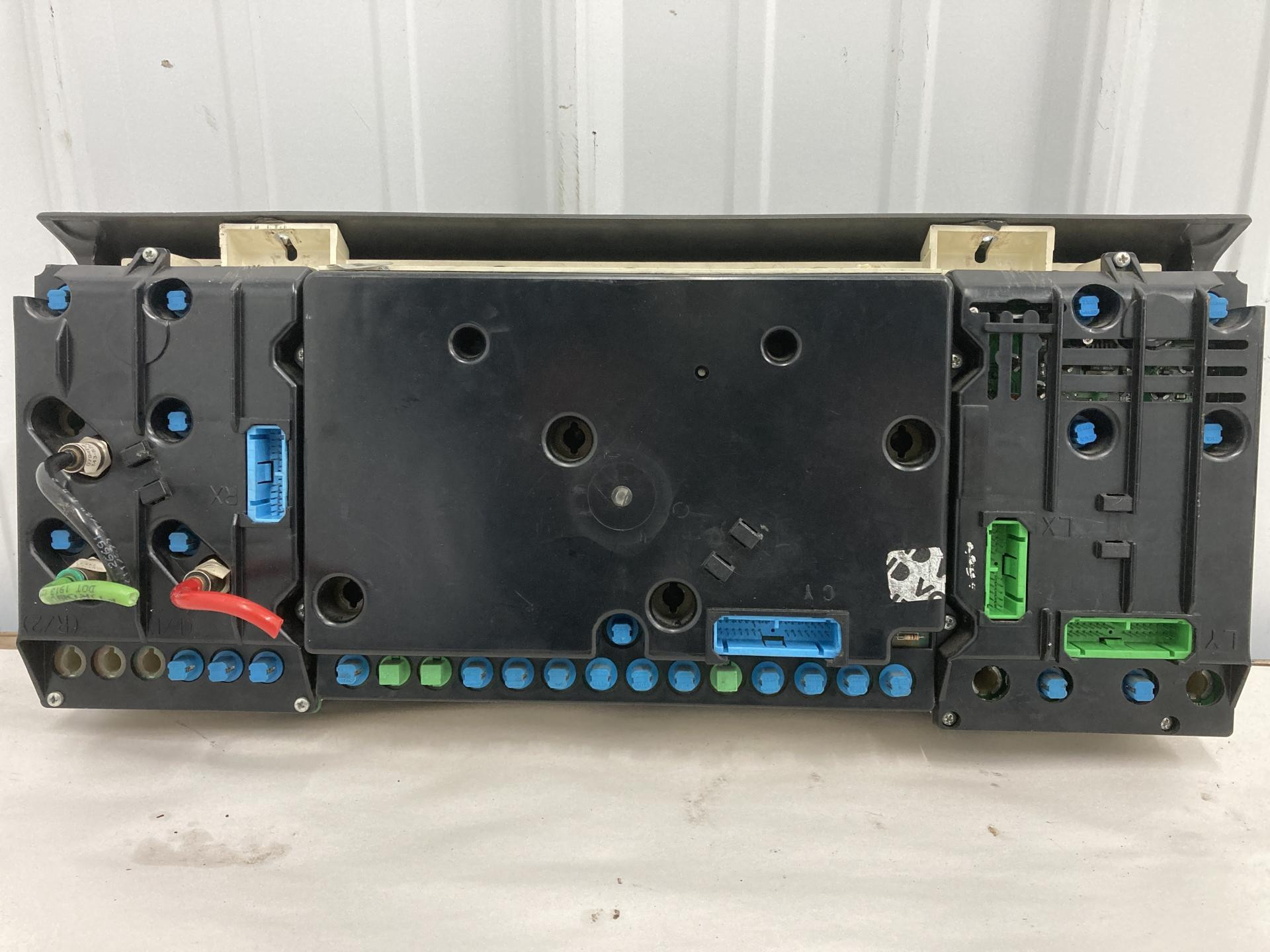 1078805 | Volvo VNL Speedometer Instrument Cluster for Sale