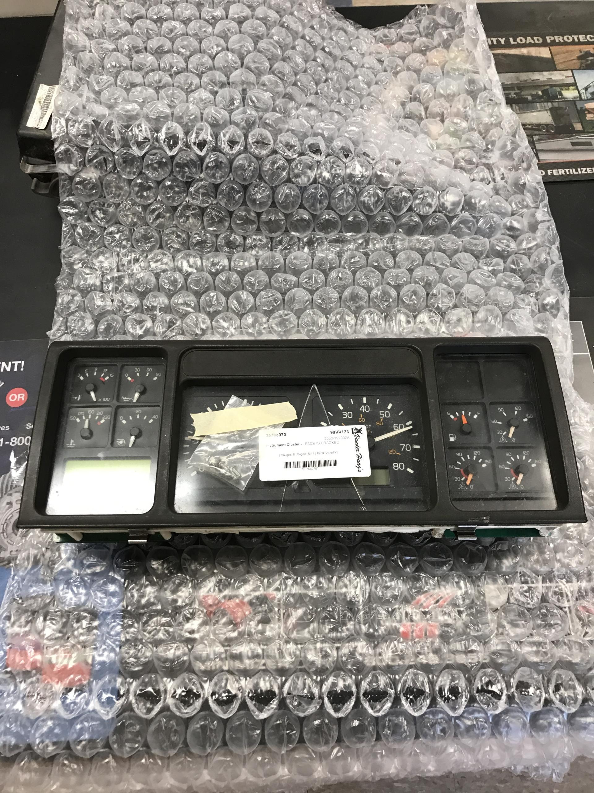 Volvo VNL Speedometer Instrument Cluster for Sale