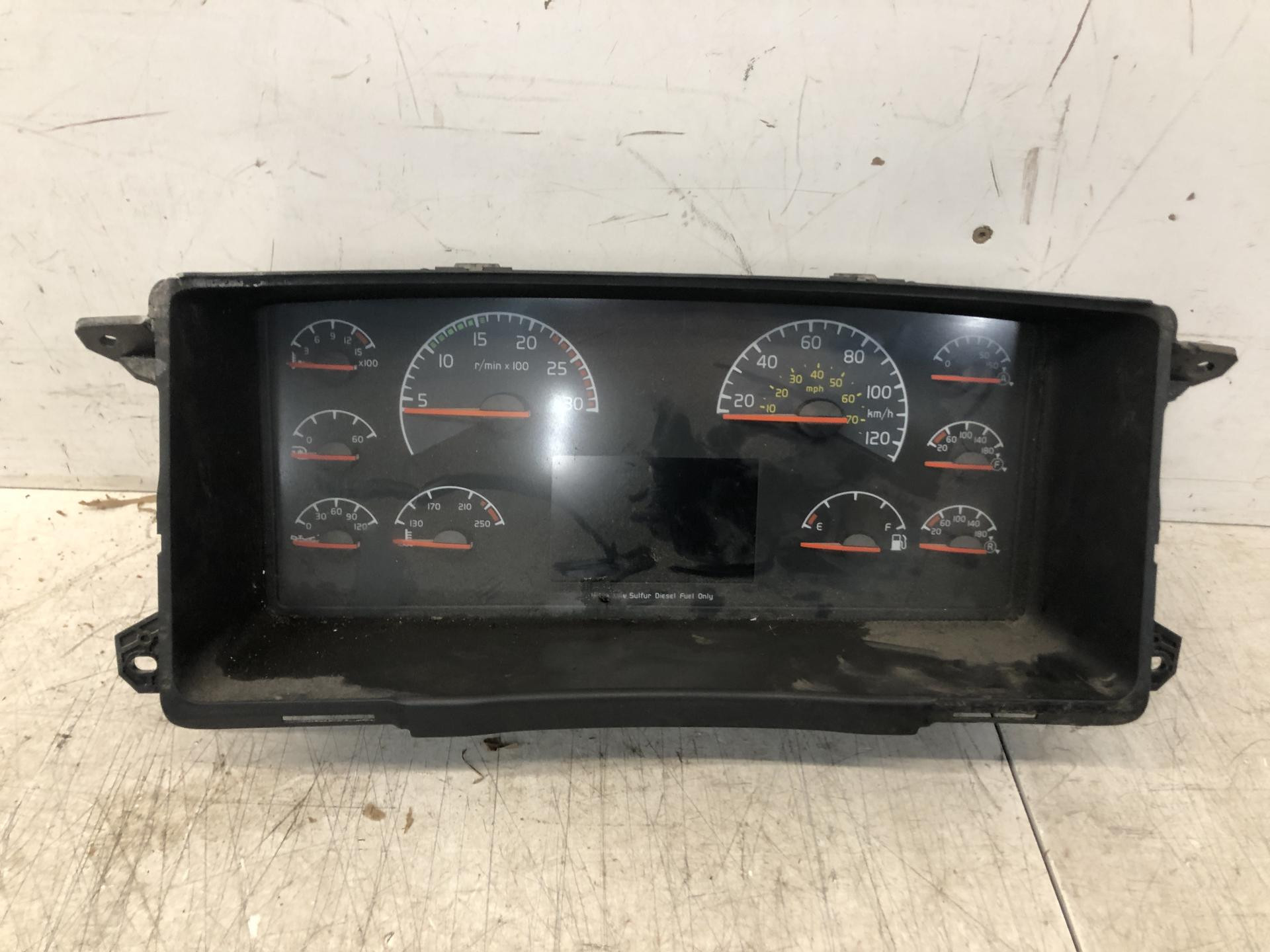 Volvo VNL Speedometer Instrument Cluster for Sale