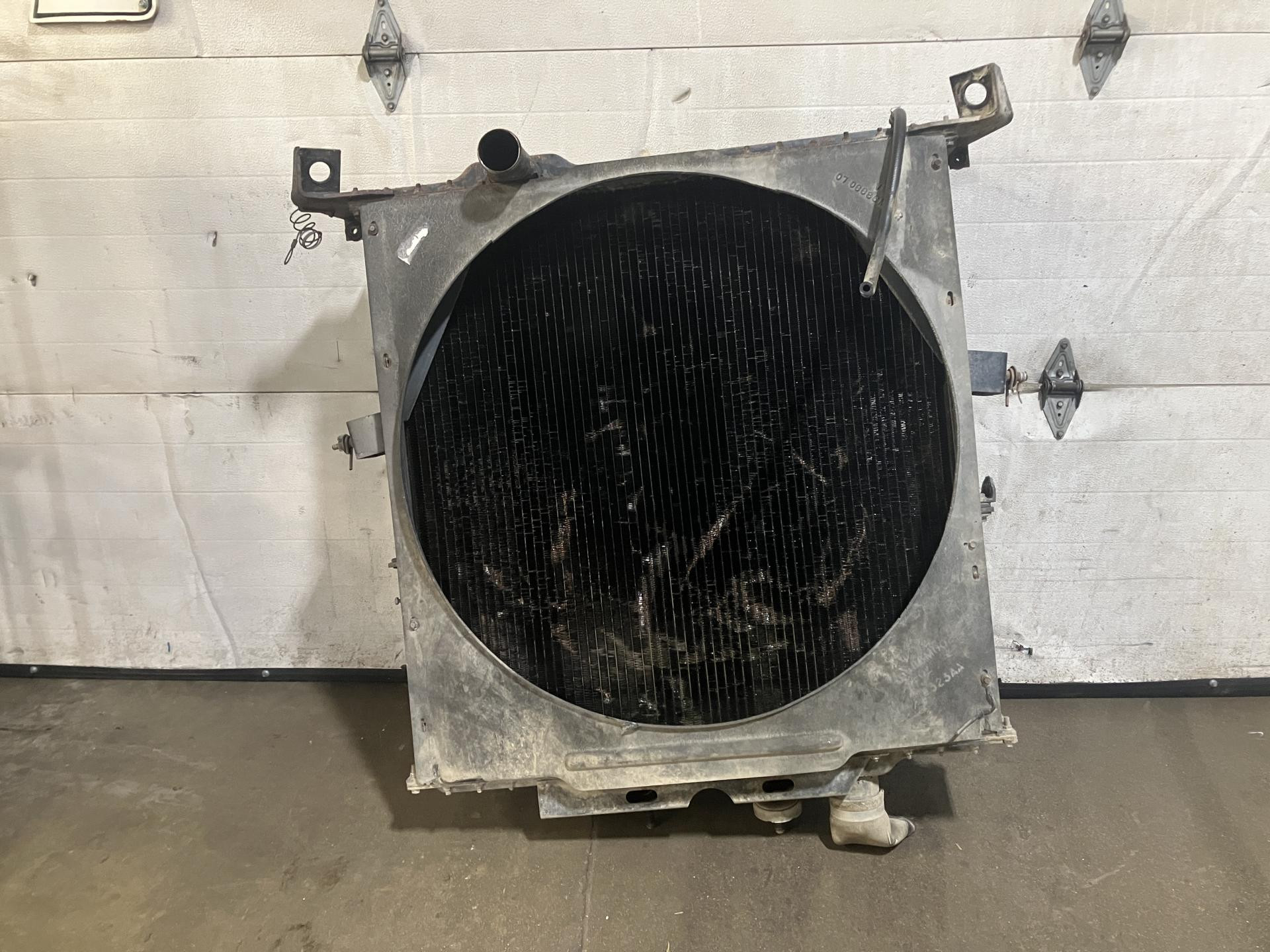 525x377 Radiator 0706657A046 | Peterbilt 377 Radiator for Sale