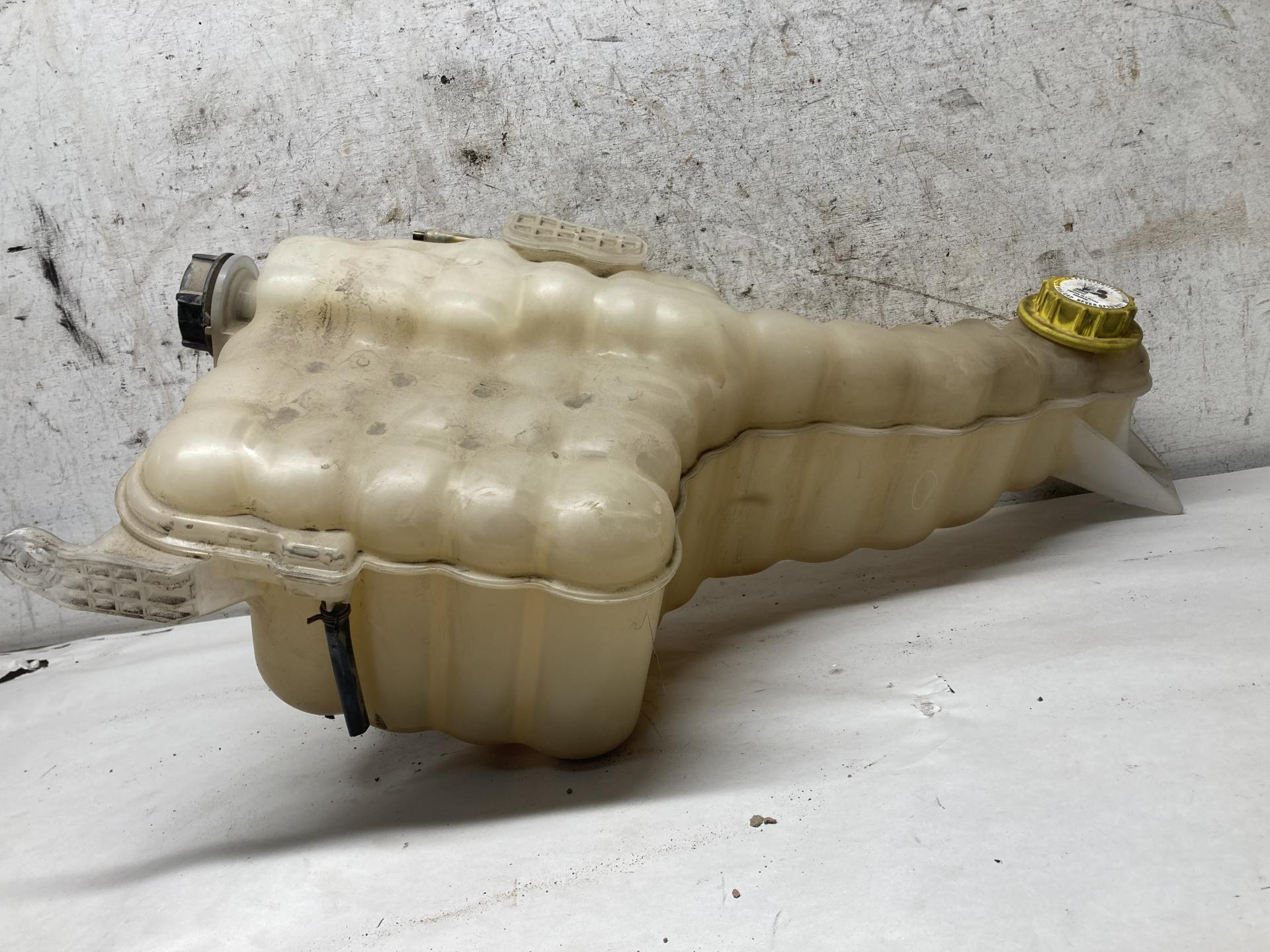 A05-33753-000 | Freightliner M2 106 Radiator Overflow Bottle