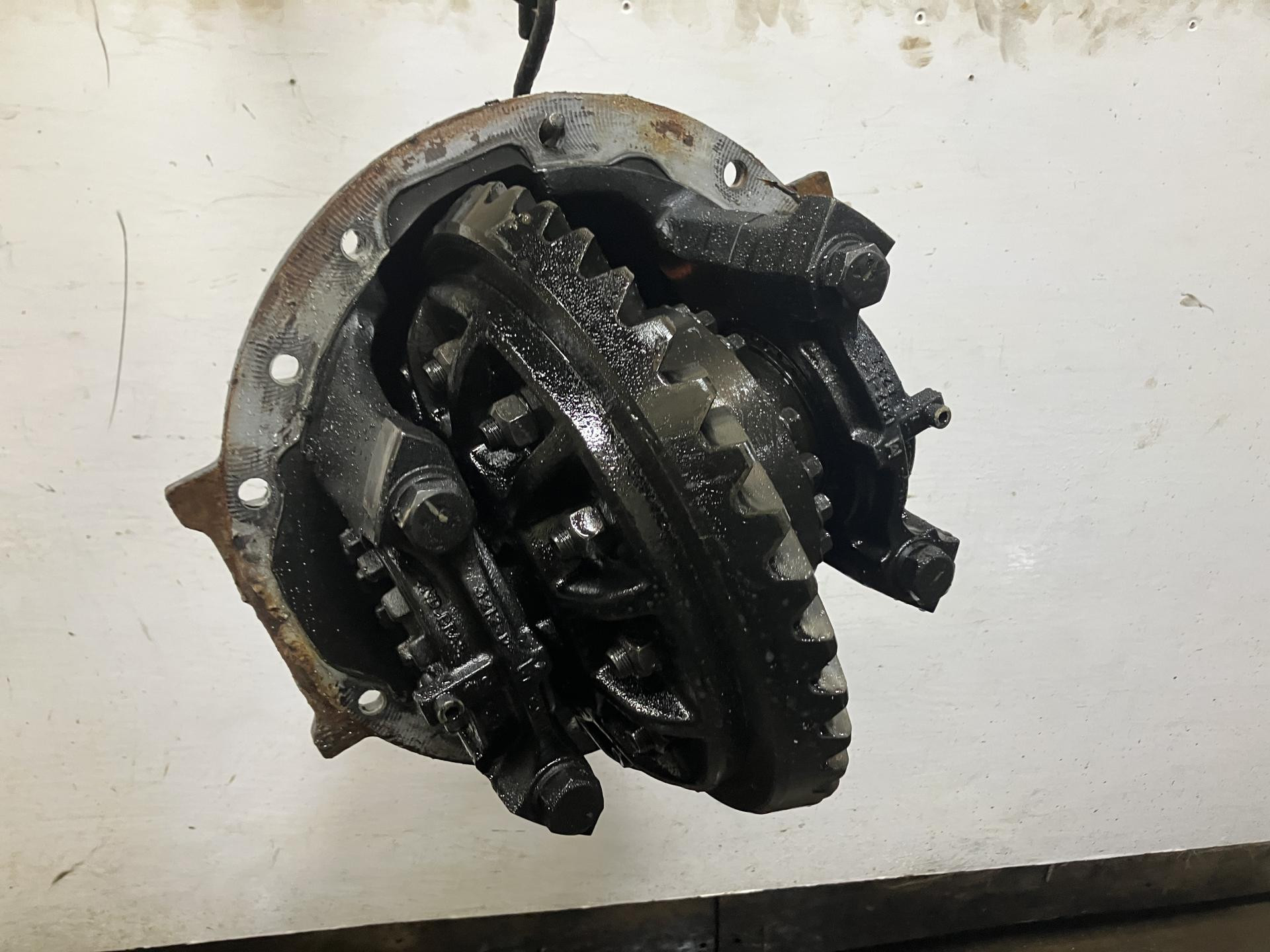 Meritor MR20143M Rear Differential | Carrier Assembly for Sale