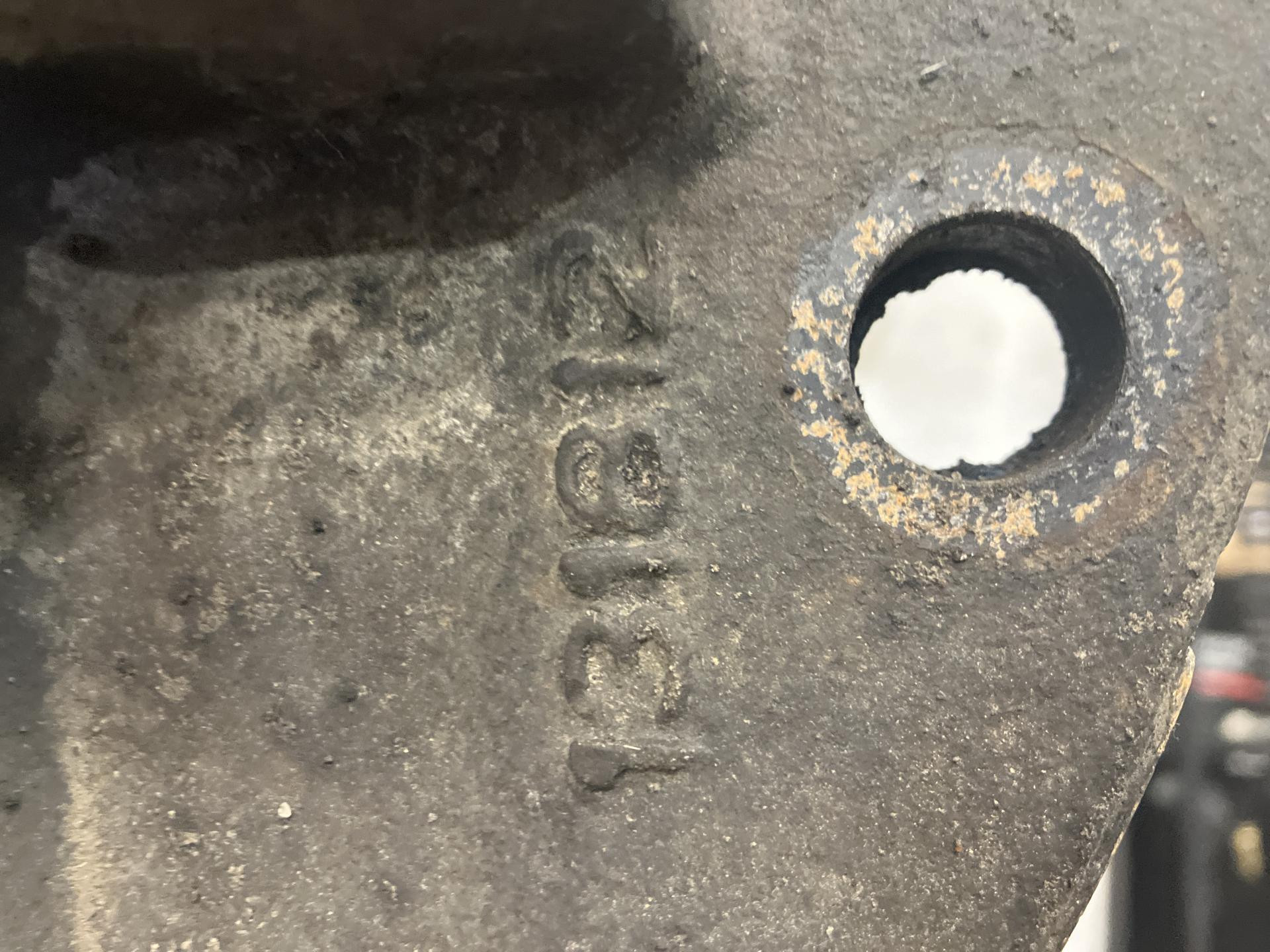 511218 Eaton RS404 Rear Differential Carrier Assembly for Sale