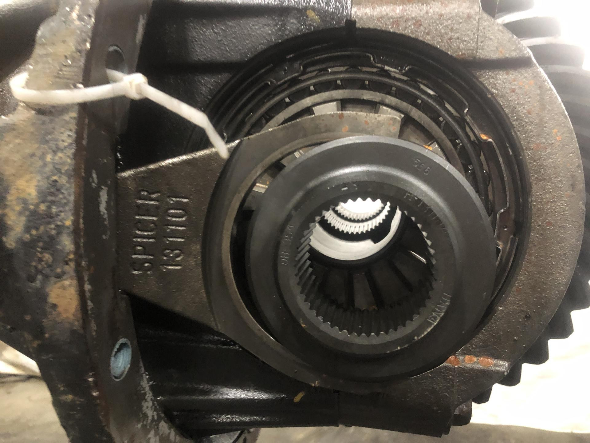 Spicer Diff Spicer S170D Rear Differential | Carrier Assembly for Sale
