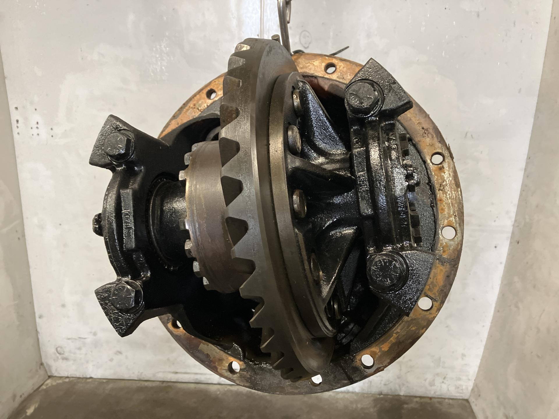 VERIFY | Meritor SQ100 Front Carrier | Differential Assembly for Sale