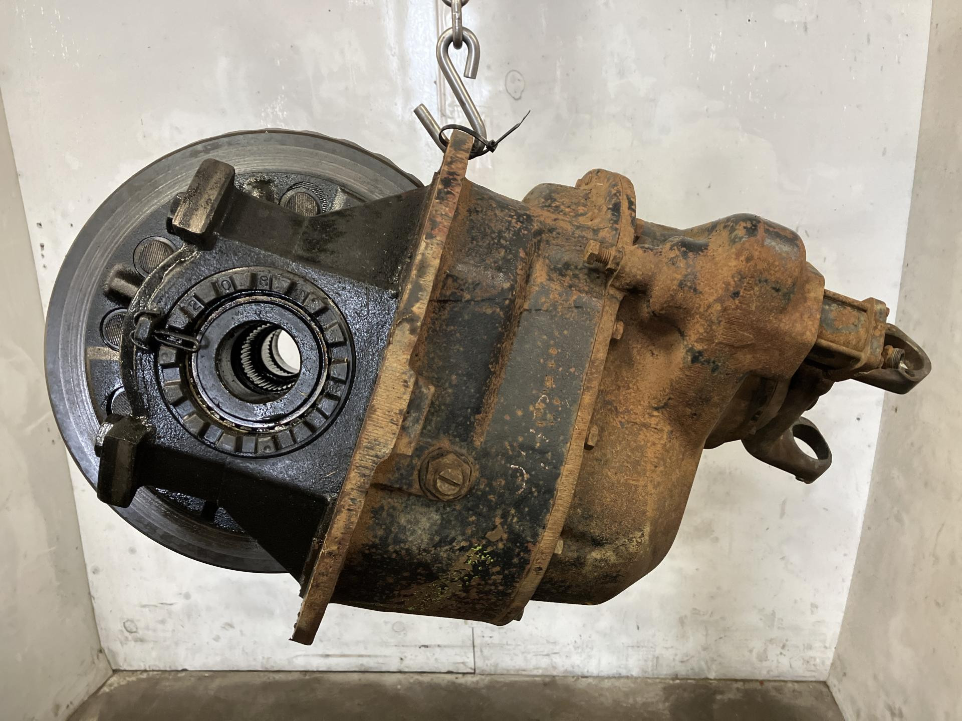 VERIFY | Meritor SQ100 Front Carrier | Differential Assembly for Sale