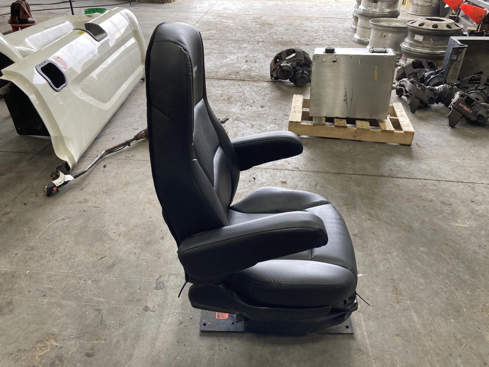 183579PS | Peterbilt 579 Air Ride Seat for Sale