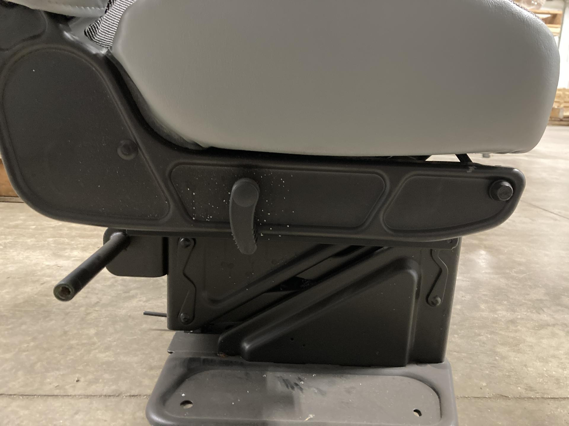3590588C91 | International 4400 Air Ride Seat for Sale