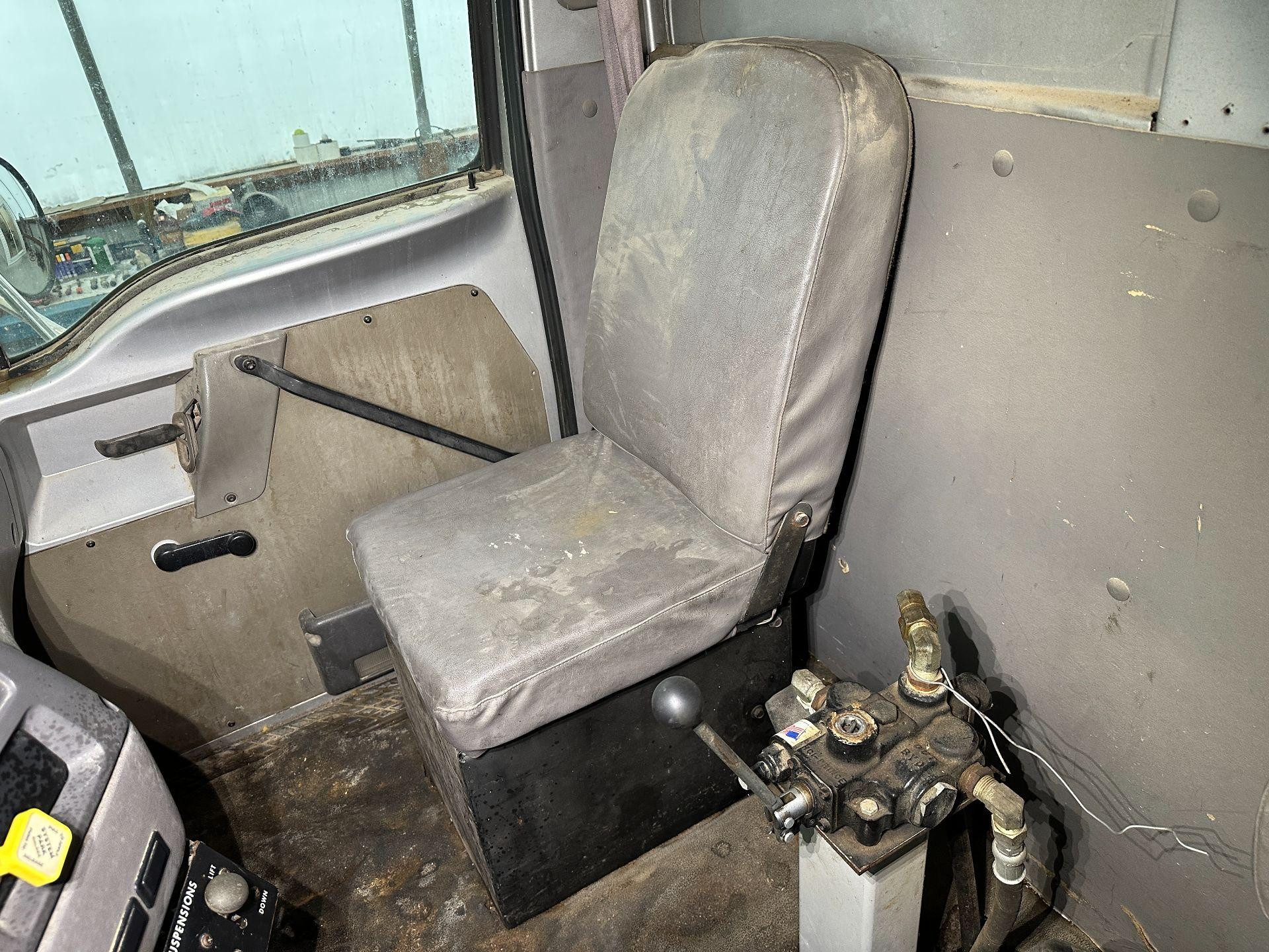 Ford L8501 Seat for Sale