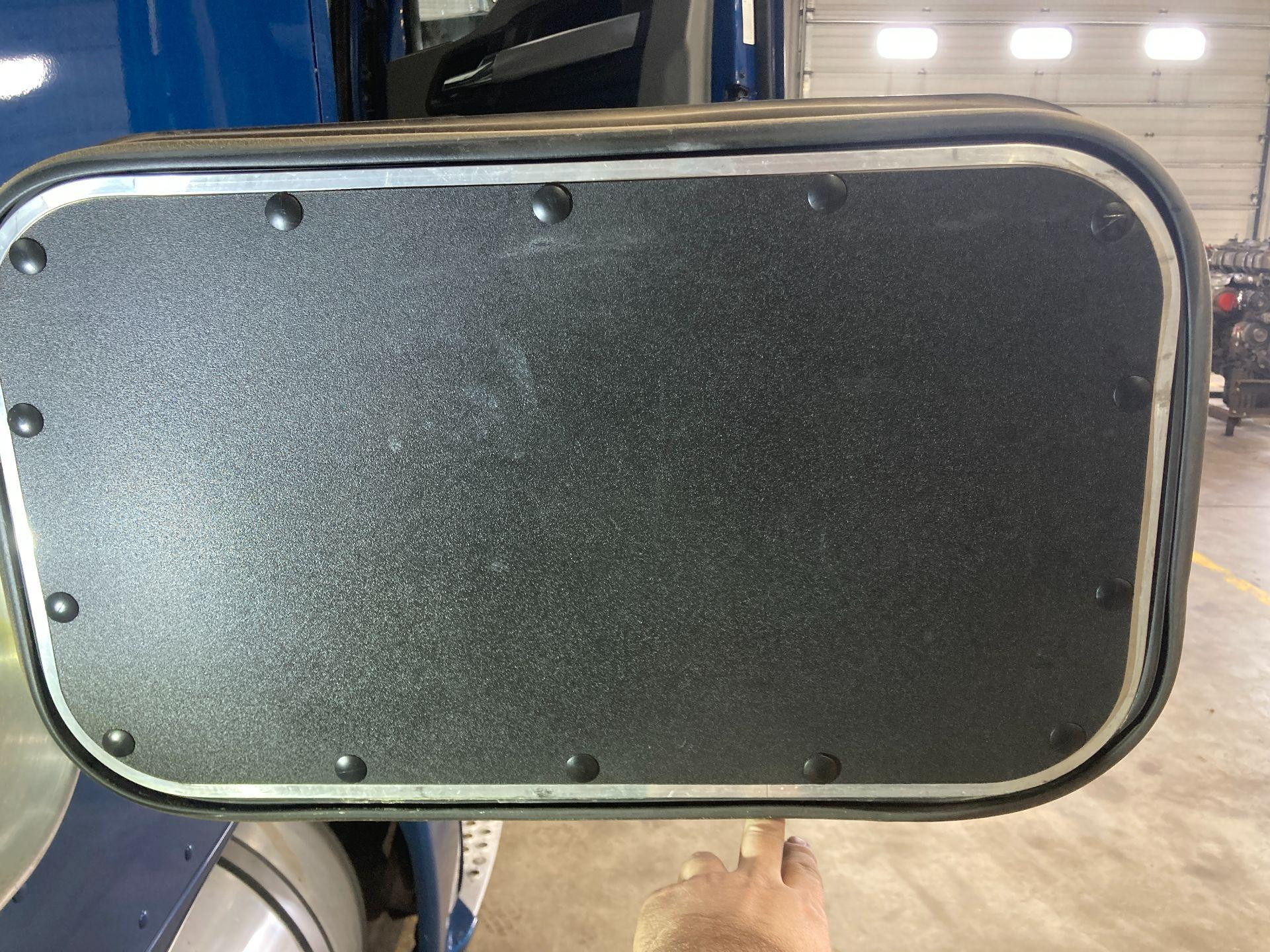 K197-4317 | Kenworth T680 Sleeper Door for Sale