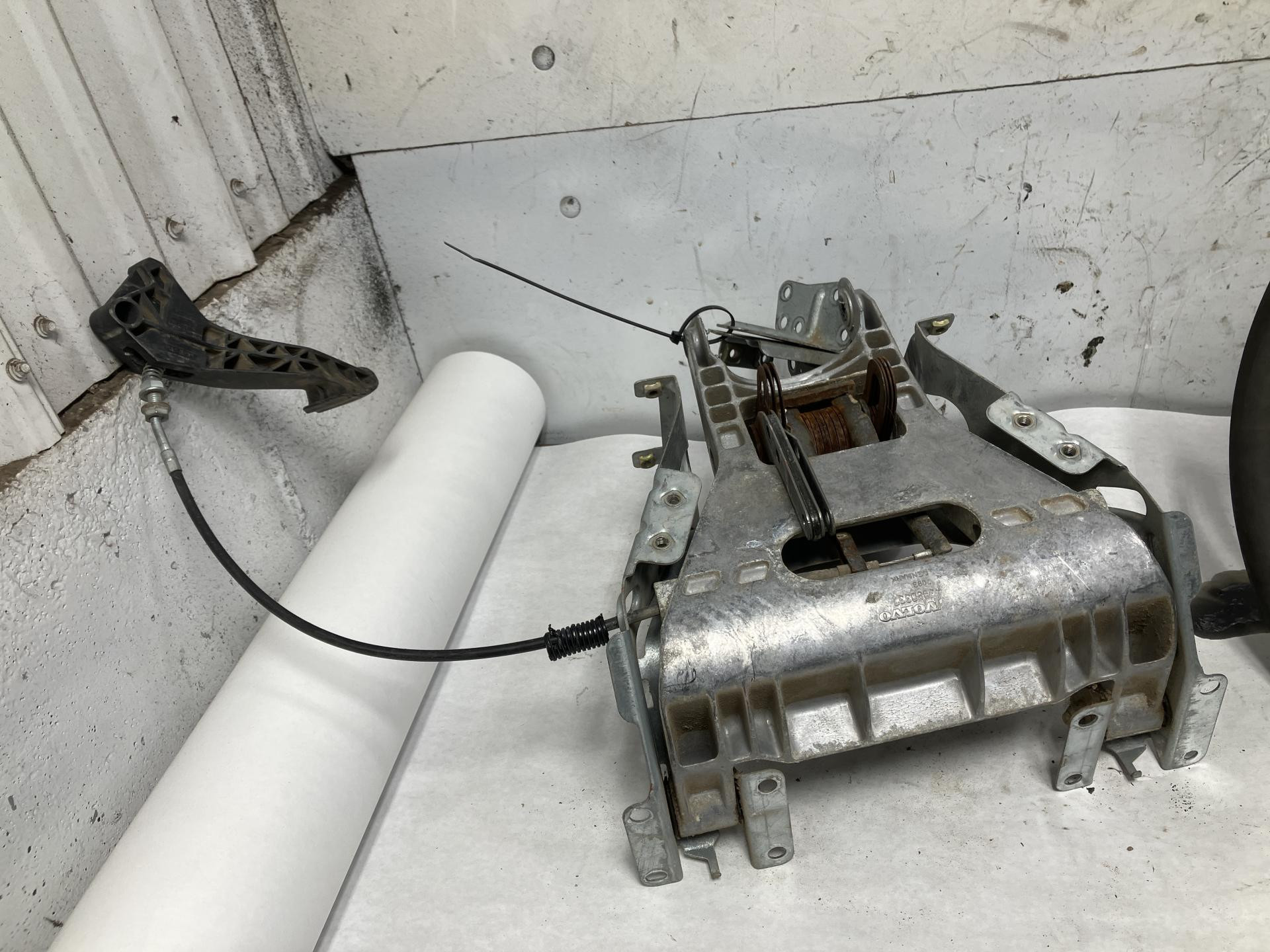 Volvo VNL Left/Driver Steering Column - Used