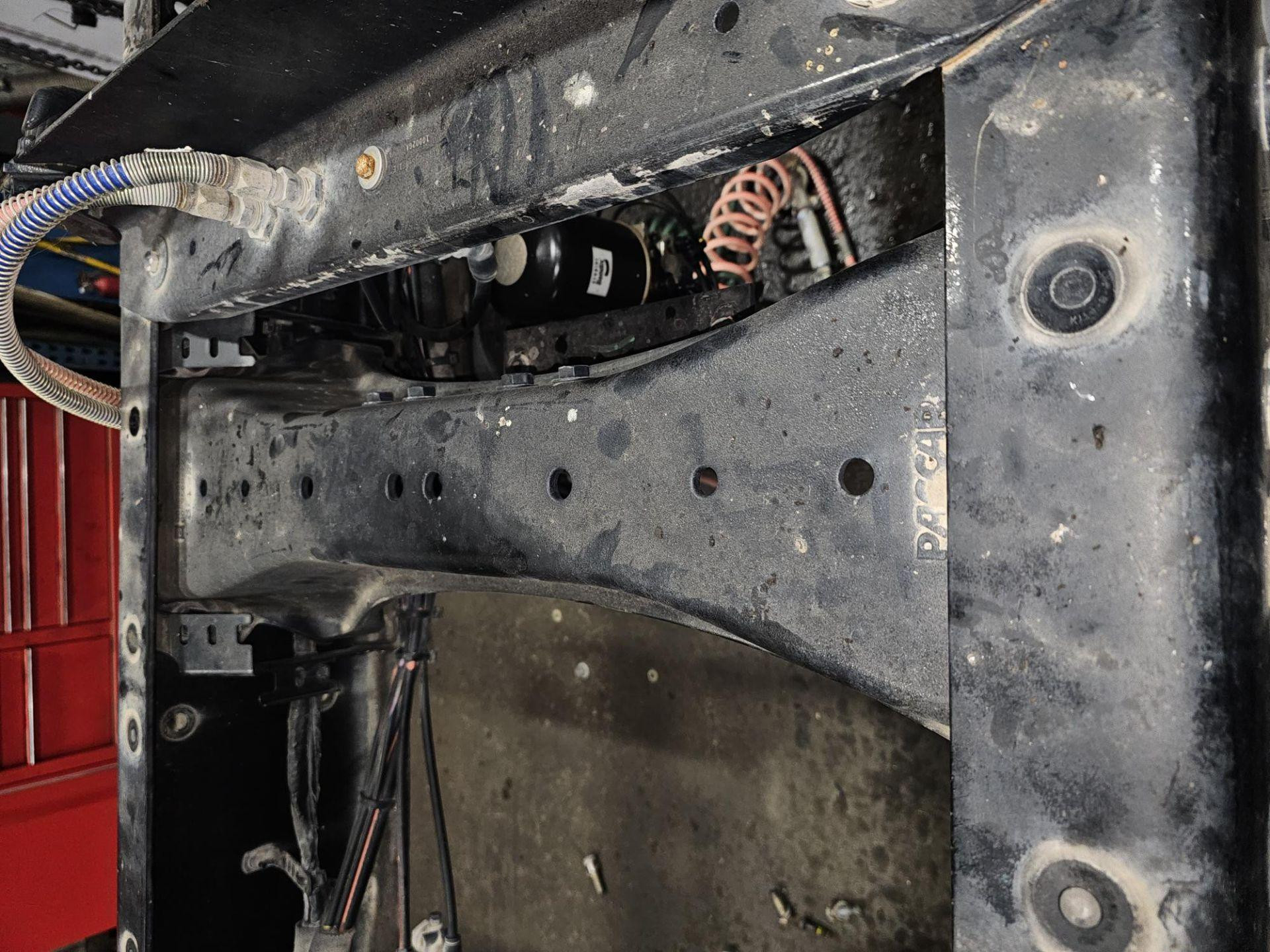 カーカムステント　骨組み Kenworth T880 Suspension Crossmember/K-Frame for Sale