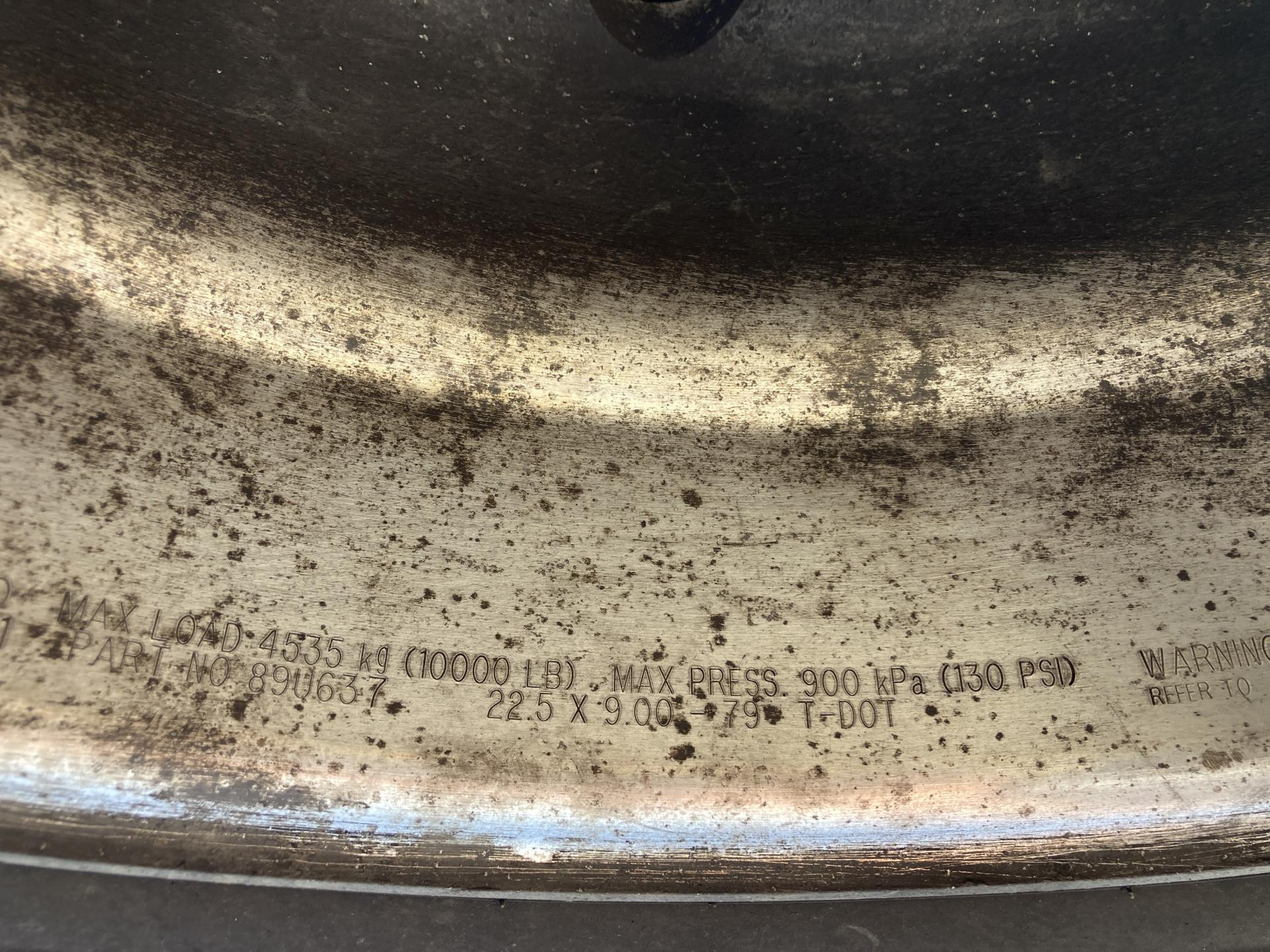 Heavy Duty Semi Truck Tire and Rim for Sale