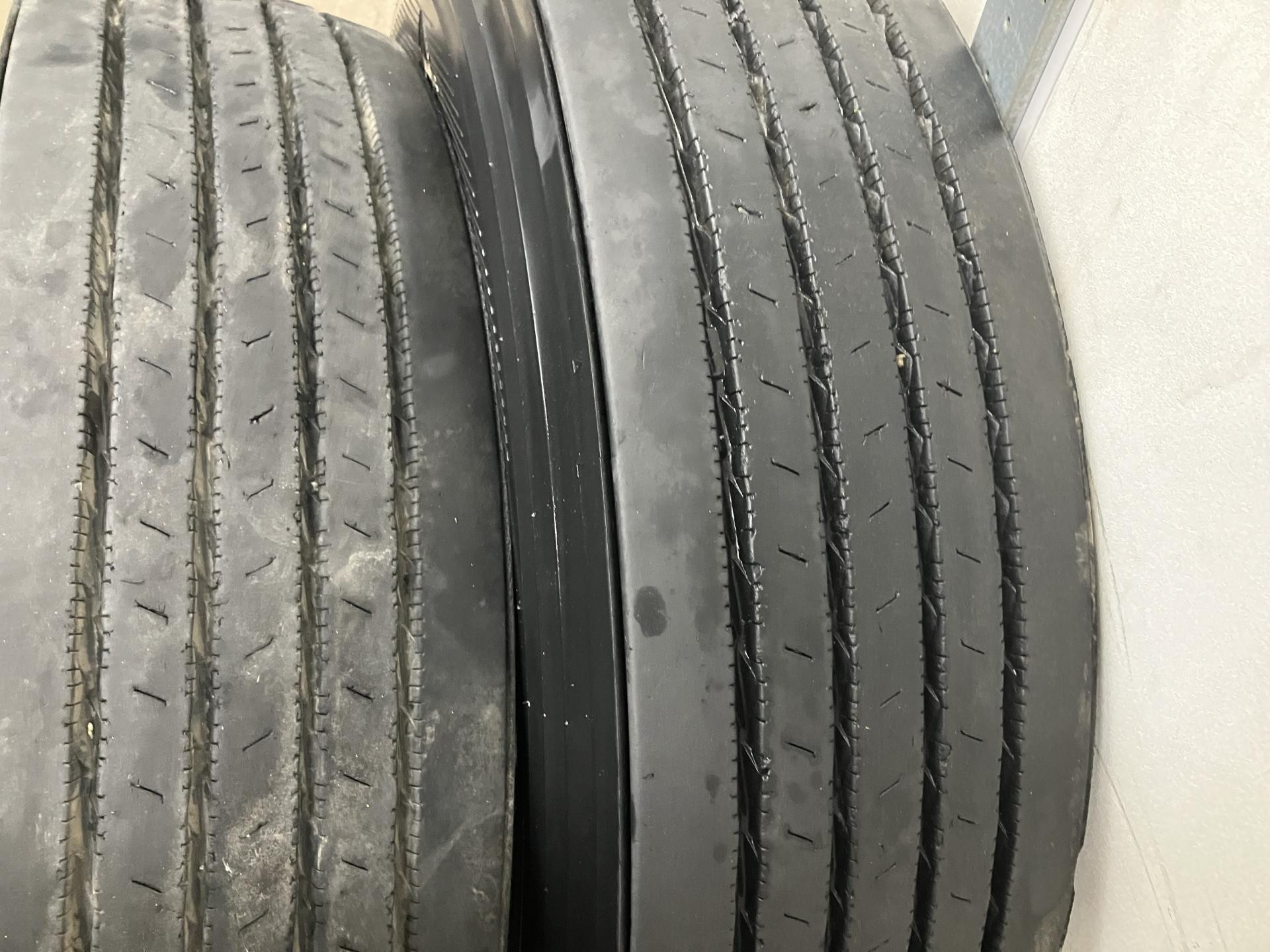 Ford B800 Tire for Sale