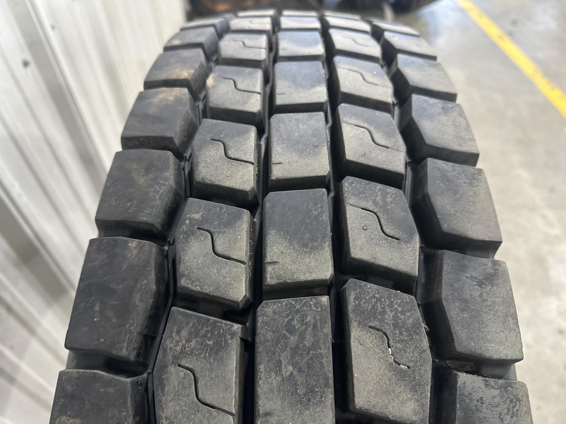 IRONMAN | Freightliner CASCADIA Tire for Sale