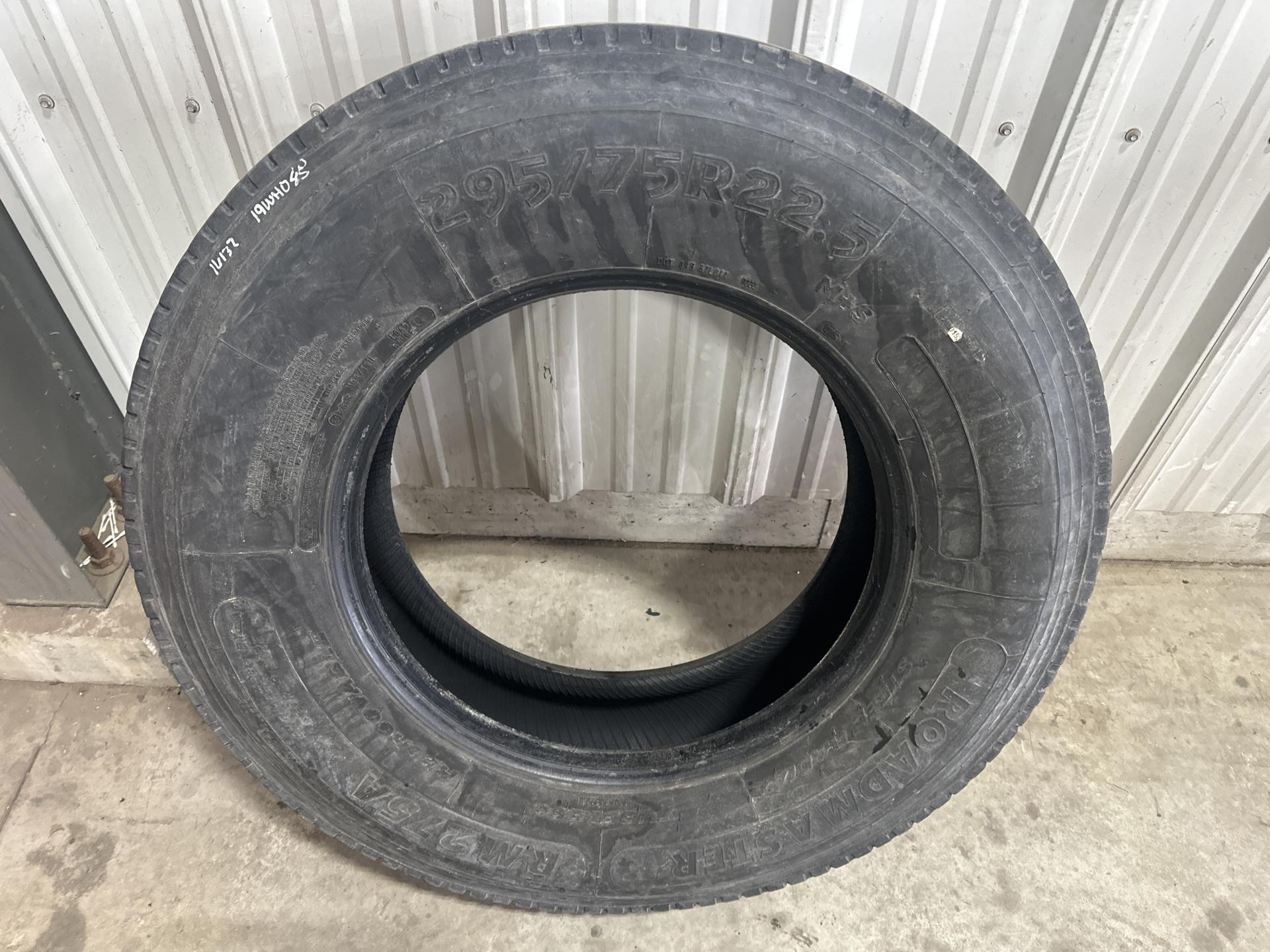 ROADMASTER | Freightliner CASCADIA Tire for Sale