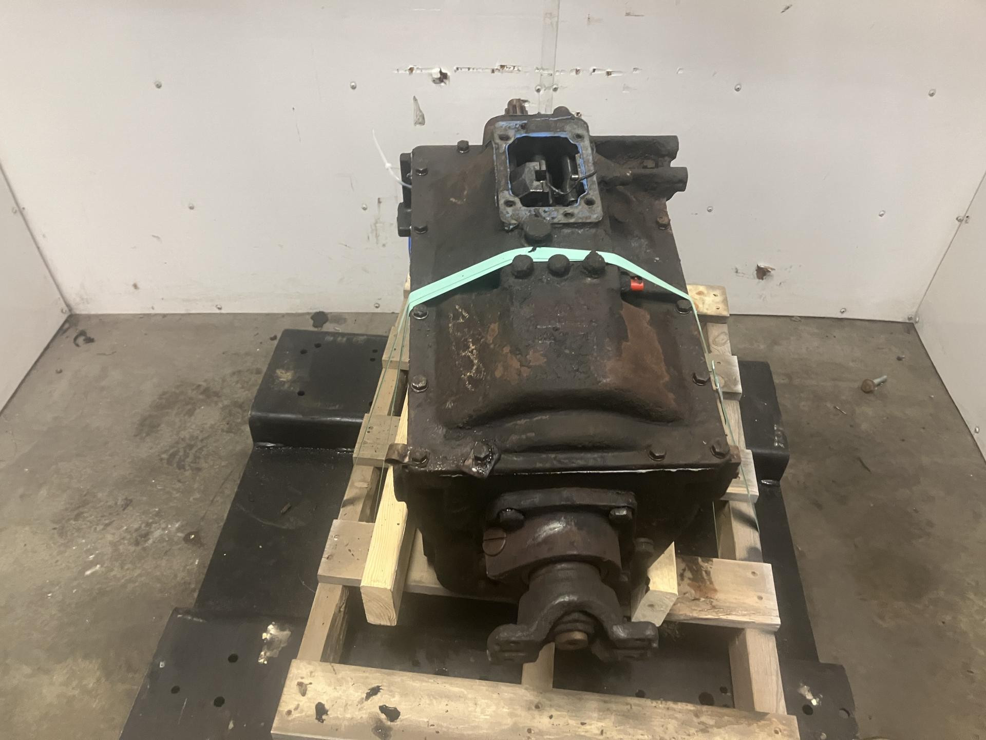 635x2 Spicer 6352 Transmission for Sale