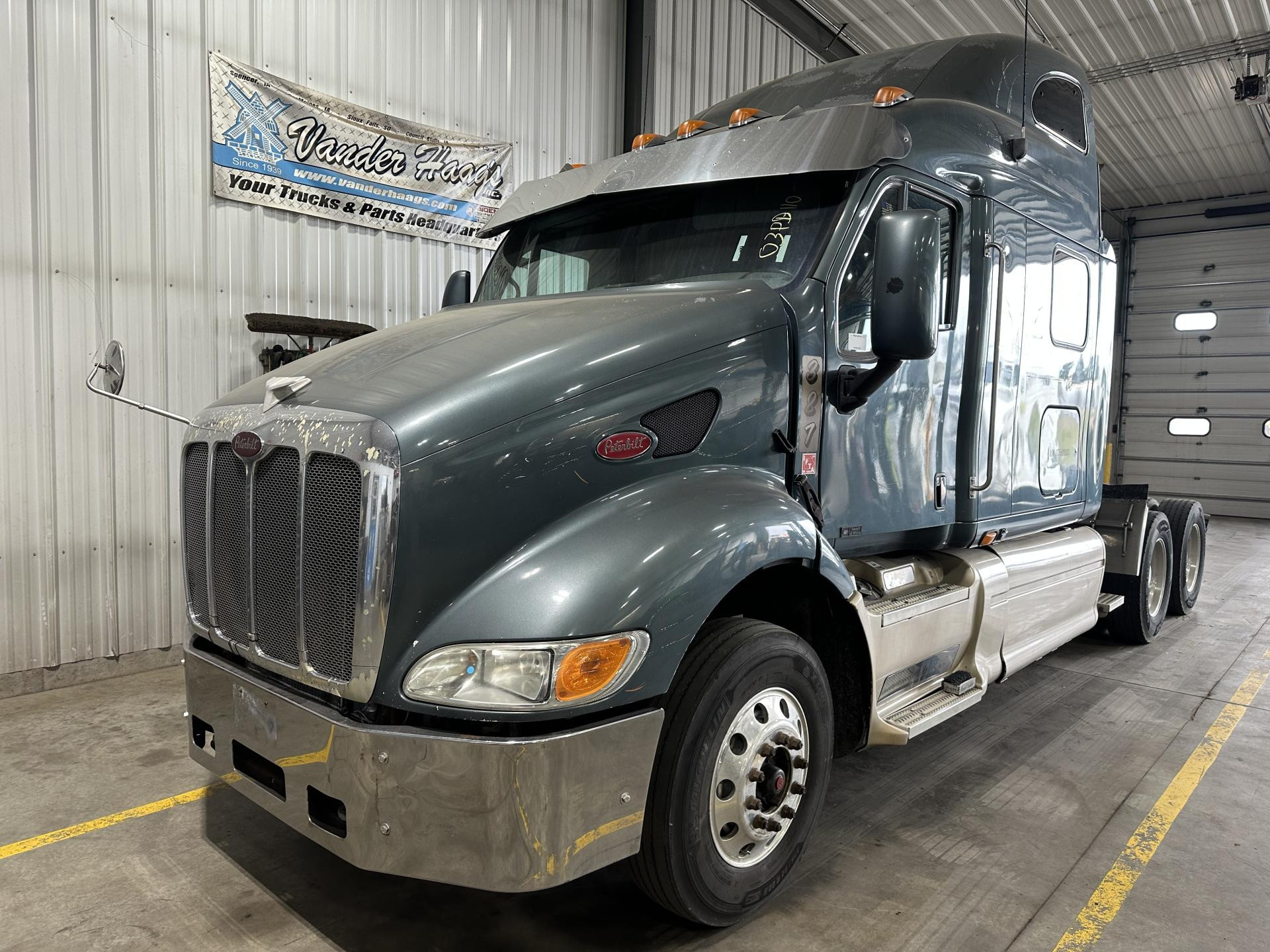 Peterbilt 387 Parts Unit for Sale