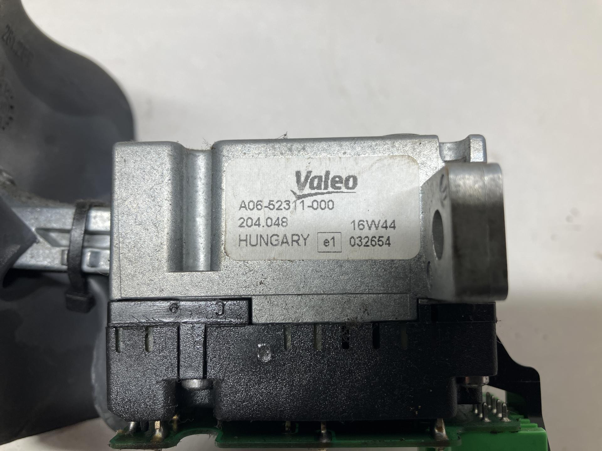 VERIFY Freightliner CASCADIA Turn Signal Column Switch For Sale