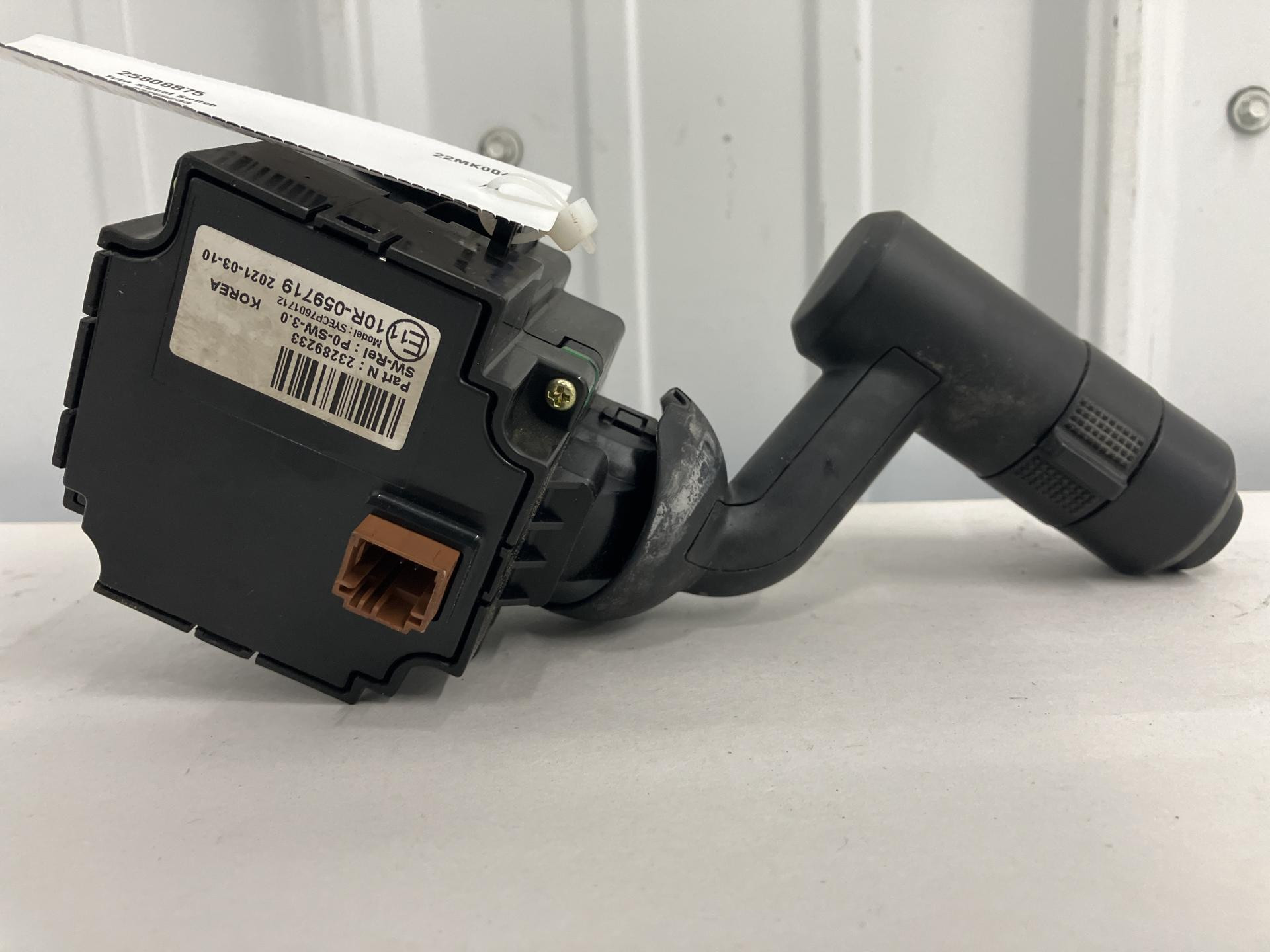 M's show Exmark Lazer Z X-Series Mower | Model LRX993EBX726Q1