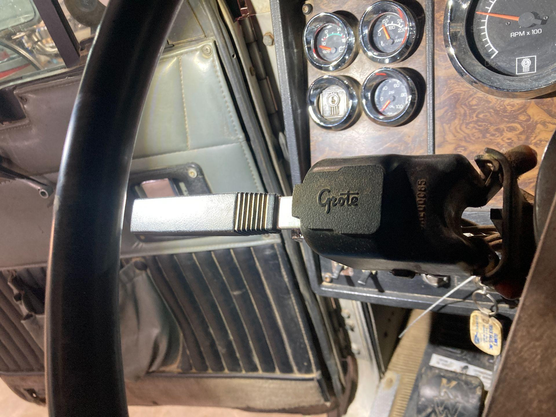 VERIFY Kenworth T800 Turn Signal/Column Switch for Sale