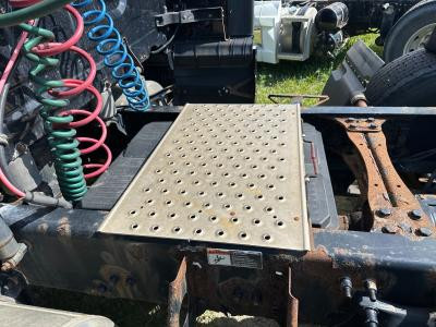 Freightliner CASCADIA 21 x 33 Deckplate - Used