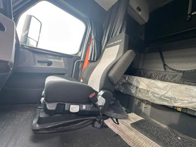 2002-2026 Freightliner CASCADIA Black Cloth Air Ride Seat - Used