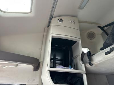 Volvo VNL Right/Passenger Sleeper Cabinet - Used