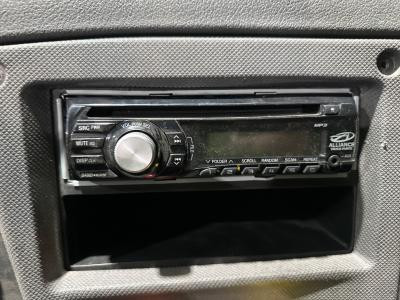 Freightliner CASCADIA CD Player A/V Equipment (Radio)
