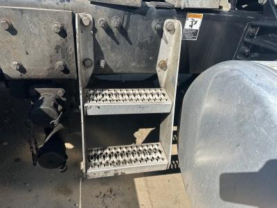 Peterbilt 579 Step (Frame, Fuel Tank, Faring) - Used