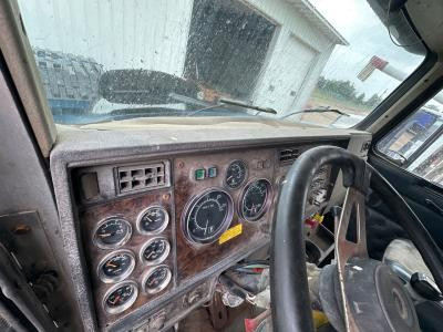 1984-2001 Kenworth T600 Dash Assembly - Used