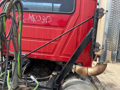 Mack CXN Right/Passenger Exhaust Bracket - Used