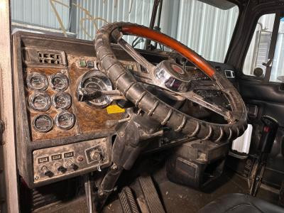1990-2001 Kenworth W900L Dash Assembly - Used