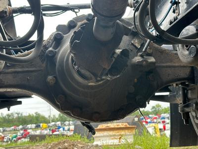 Detroit RT40-NFD 40 Spline 2.85 Ratio Rear Differential | Carrier Assembly - Used
