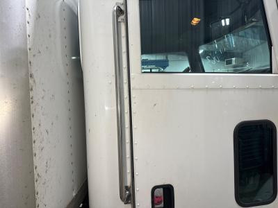 Peterbilt 337 39.75(in) Grab Handle, Cab Entry (Rear) - Used