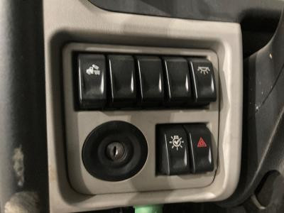 2022-2026 Peterbilt 579 Ignition Dash Panel - Used