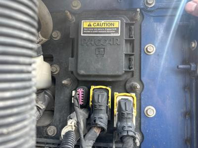 P27-1147-0401 | Kenworth T880 Fuse Box for Sale