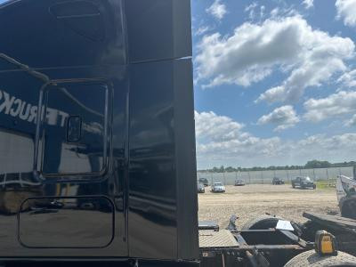 2012-2026 Freightliner CASCADIA Black Left/Driver Lower Side Fairing/Cab Extender - Used
