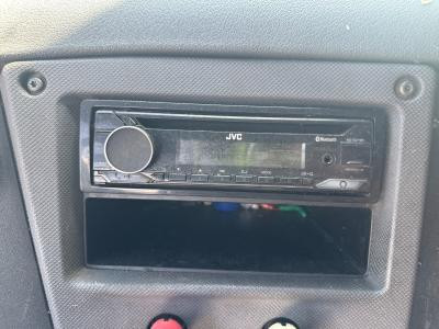 Freightliner CASCADIA CD Player A/V Equipment (Radio)