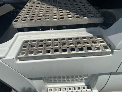 Volvo VNL Step (Frame, Fuel Tank, Faring) for Sale