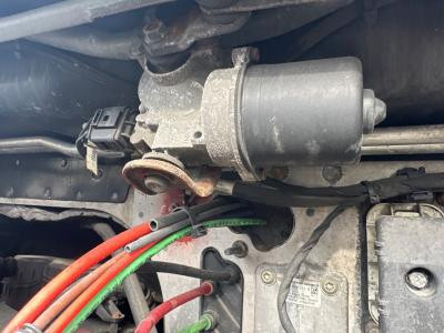 Freightliner CASCADIA Left/Driver Windshield Wiper Motor - Used