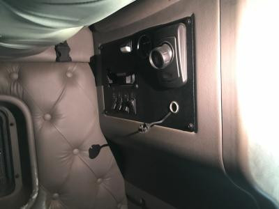 Kenworth T2000 Sleeper Control - Used