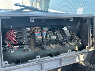 Mack CH600 Fuse Box - Used