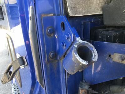 Kenworth T2000 Right/Passenger Hood Rest - Used