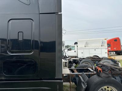 2012-2026 Freightliner CASCADIA Black Left/Driver Lower Side Fairing/Cab Extender - Used